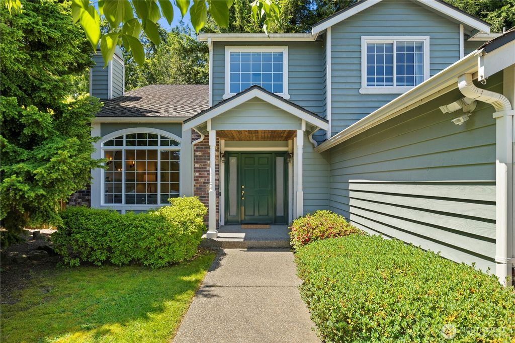 Photo of 17049 160th Avenue SE, Renton, WA 98058 (MLS # 2378801)