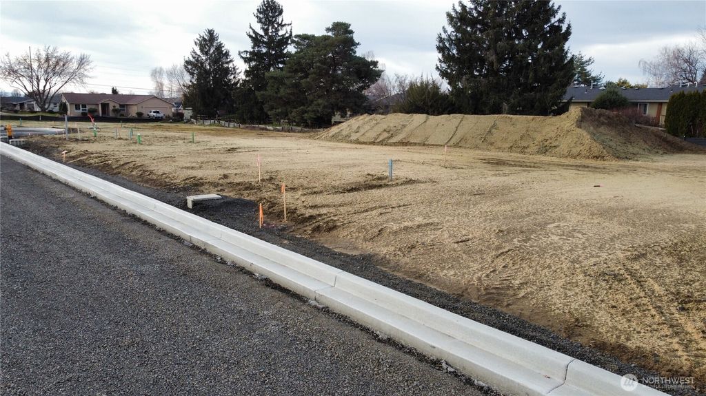 Photo of 1150 Fortune Drive, Walla Walla, WA 99362 (MLS # 2470510)