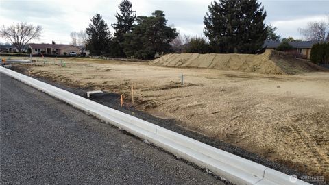 Photo of 1150 Fortune Drive, Walla Walla, WA 99362 (MLS # 2470510)