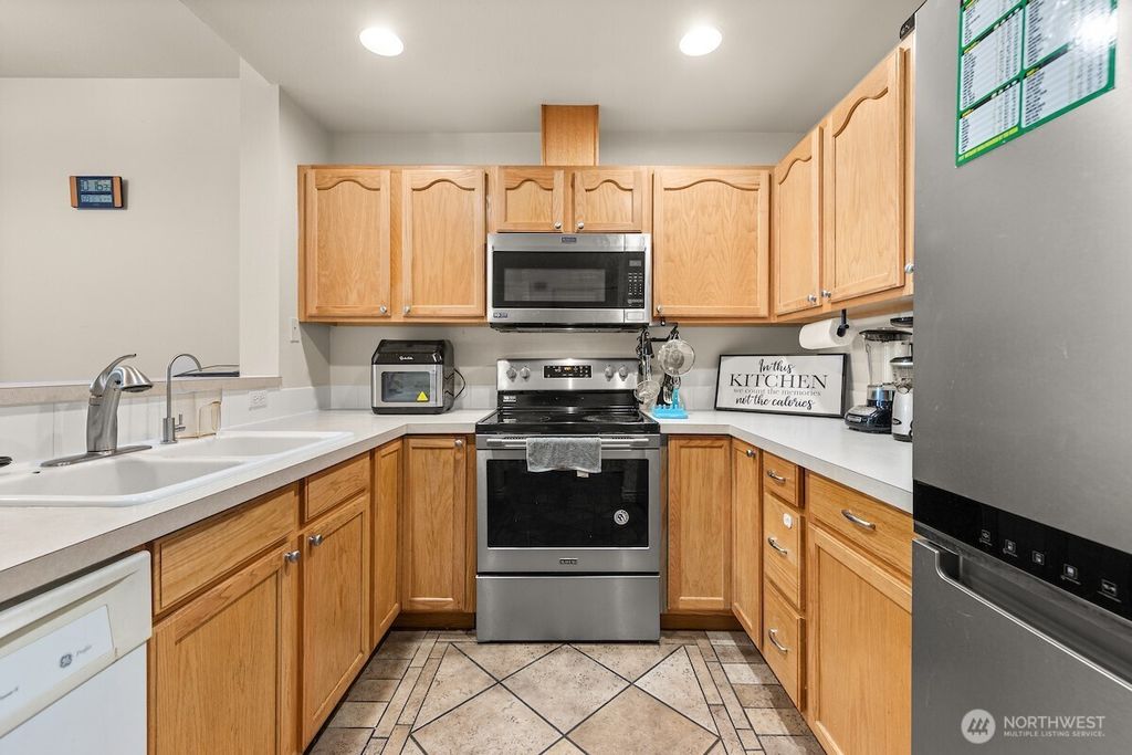 Photo of 418 SE 17th Street St #10B, Auburn, WA 98002 (MLS # 2437080)