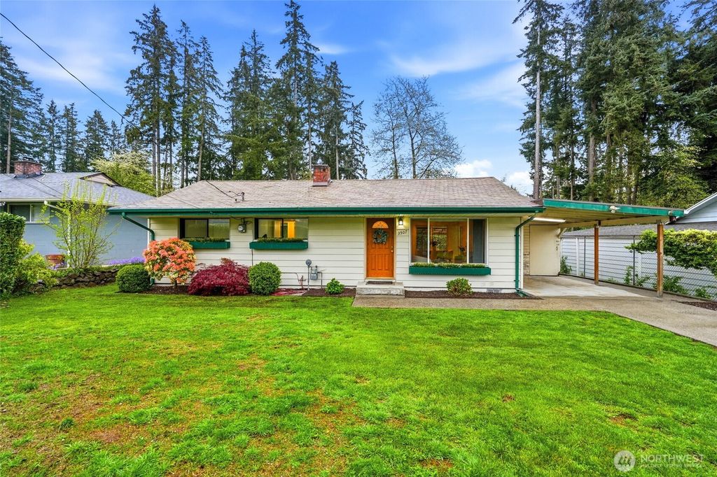 Photo of 3507 NE 8th Street, Renton, WA 98056 (MLS # 2511591)