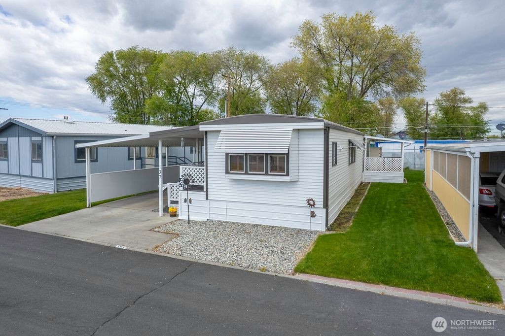 Photo of 2240 W Broadway Ave #137, Moses Lake, WA 98837 (MLS # 2512649)