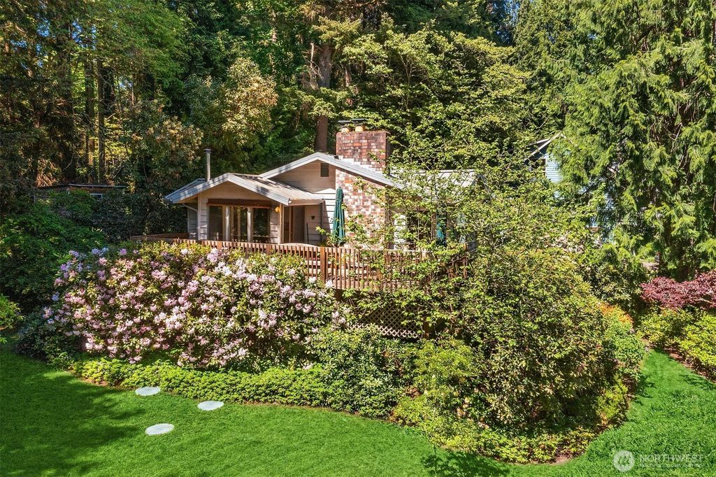 Photo of 10218 SW Tillicum Lane, Vashon, WA 98070 (MLS # 2523634)