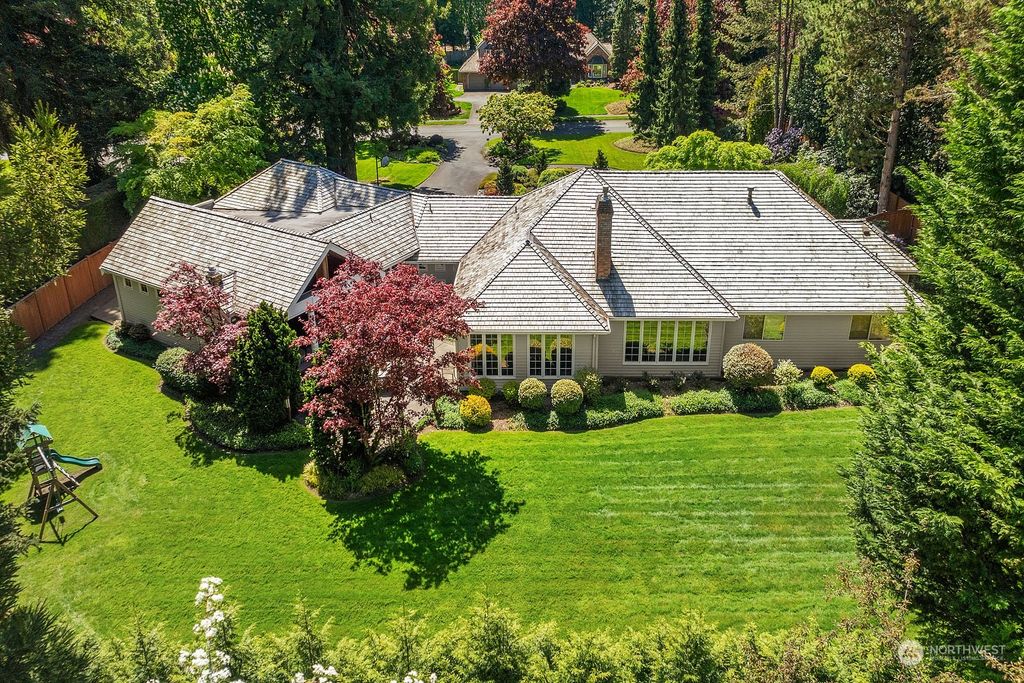 Photo of 14008 NE 32nd Place, Bellevue, WA 98007 (MLS # 2317099)