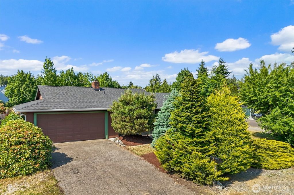 Photo of 17640 SE 260th Place, Covington, WA 98042 (MLS # 2374550)