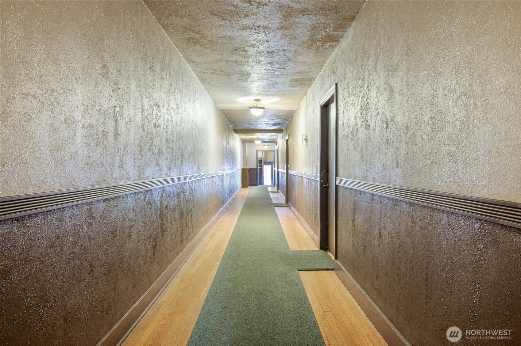 221 Belmont Avenue E