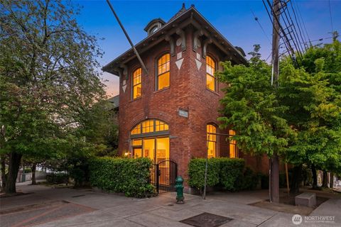 Photo of 1406 Harvard Avenue #10, Seattle, WA 98122 (MLS # 2516717)
