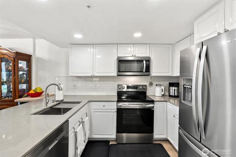 Photo of 2805 NE 125th Street #304, Seattle, WA 98125 (MLS # 2544365)