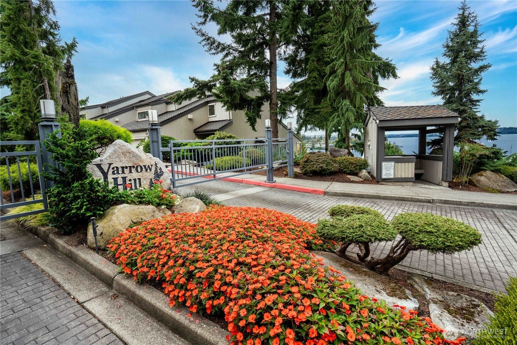 Photo of 4815 102nd Lane NE, Kirkland, WA 98033 (MLS # 2589795)