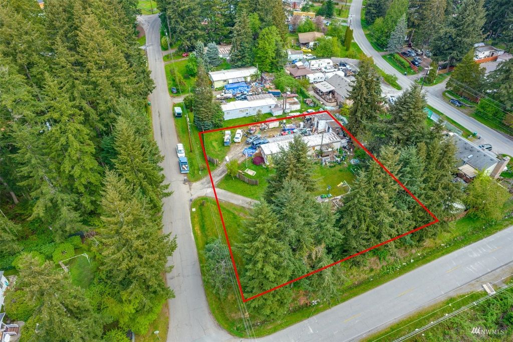 Photo of 12325 Freeway Place, Everett, WA 98208 (MLS # 1986291)