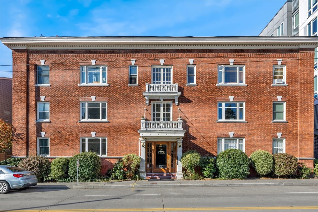 Photo of 4725 15th Avenue NE #17, Seattle, WA 98105 (MLS # 2596598)