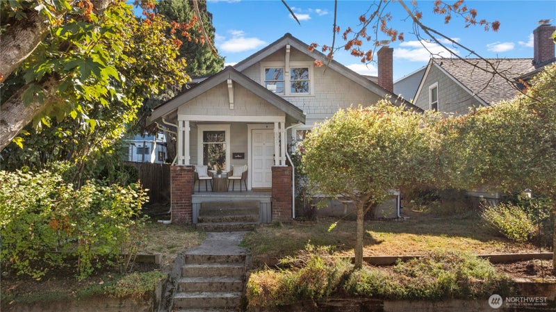 631 N Steele Street
