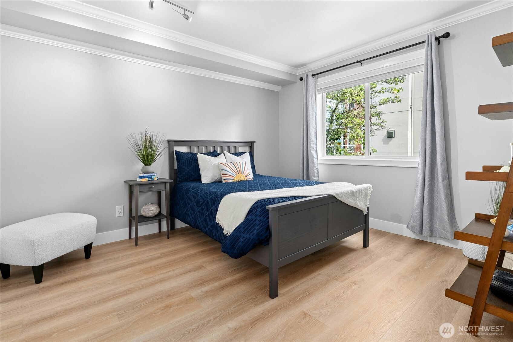 520 Walnut Street 3