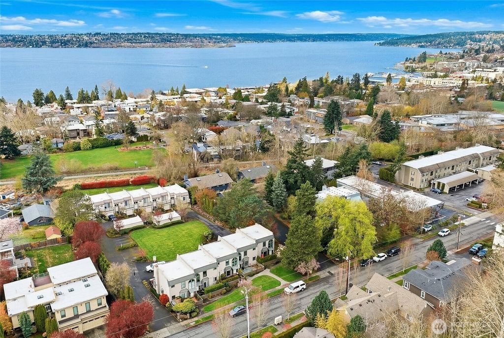 Photo of 6527 106th Avenue NE #10, Kirkland, WA 98033 (MLS # 2502652)