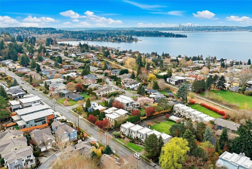 Photo of 6527 106th Avenue NE #10, Kirkland, WA 98033 (MLS # 2502652)