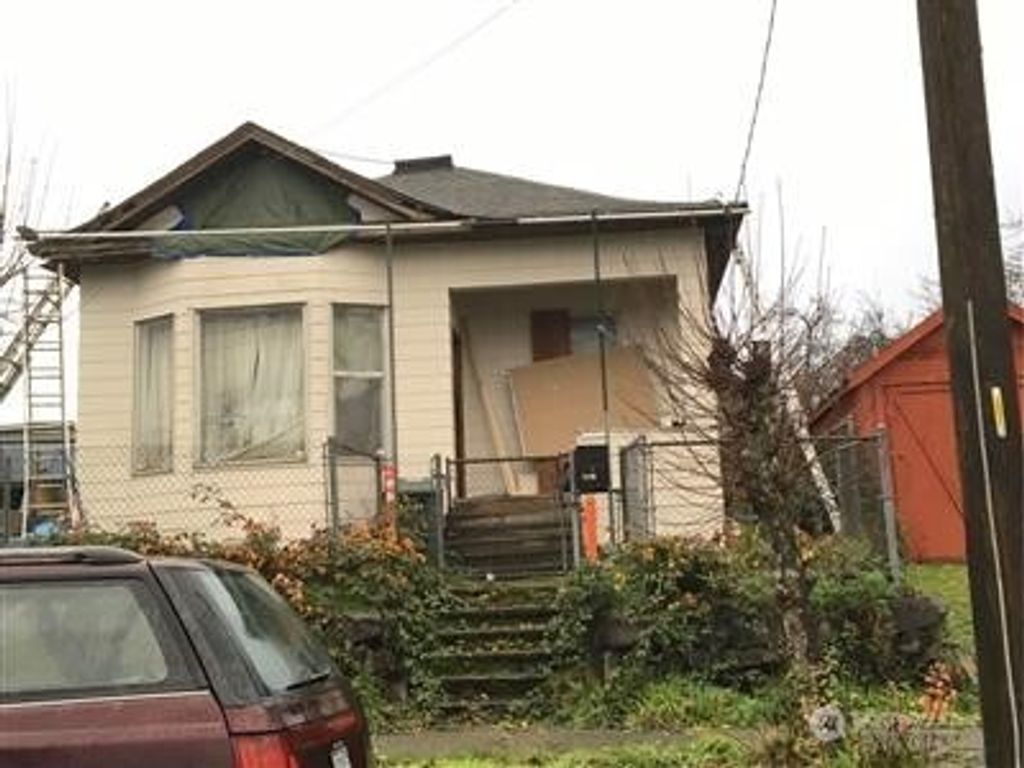 Photo of 2018 S Ingersoll Place, Seattle, WA 98144 (MLS # 2355680)