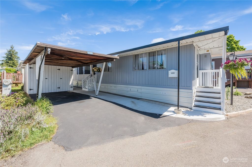 Photo of 3244 S 181st Place, SeaTac, WA 98188 (MLS # 2076641)