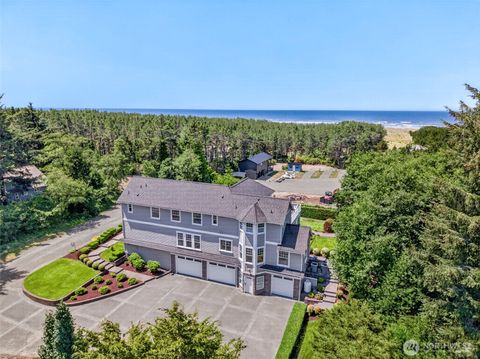 Photo of 22225 Pacific Way, Ocean Park, WA 98640 (MLS # 2555219)