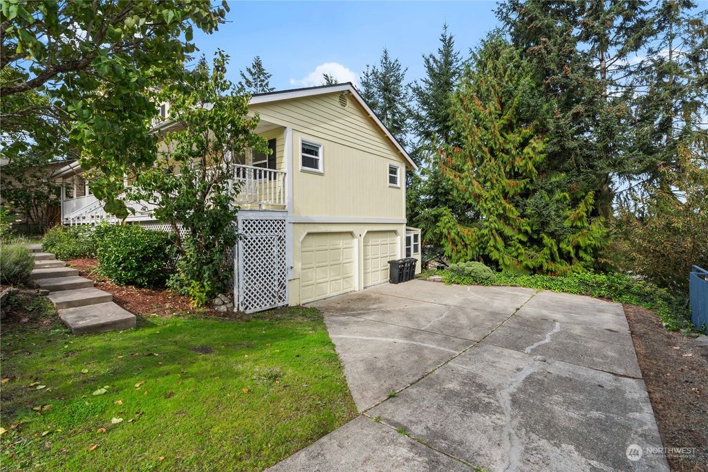 Photo of 3922 SW 328th Place, Federal Way, WA 98023 (MLS # 2300906)
