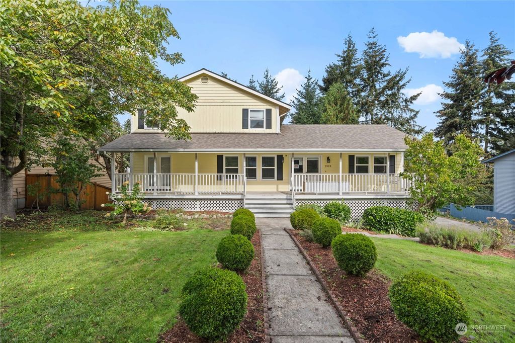 Photo of 3922 SW 328th Place, Federal Way, WA 98023 (MLS # 2300906)