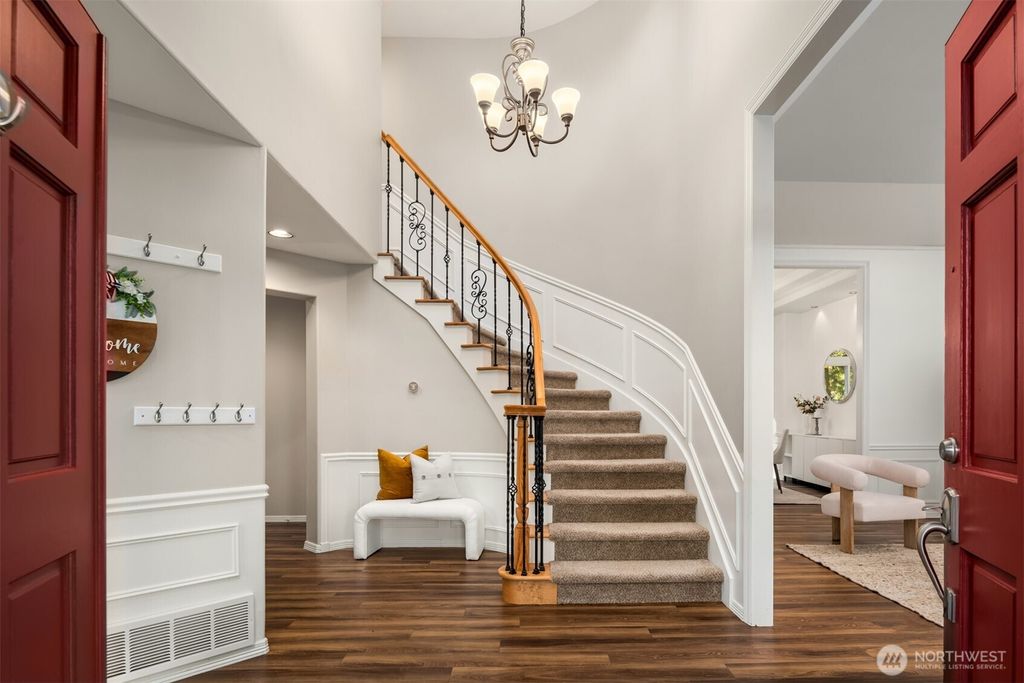 Photo of 3233 241st Avenue SE, Sammamish, WA 98029 (MLS # 2479779)