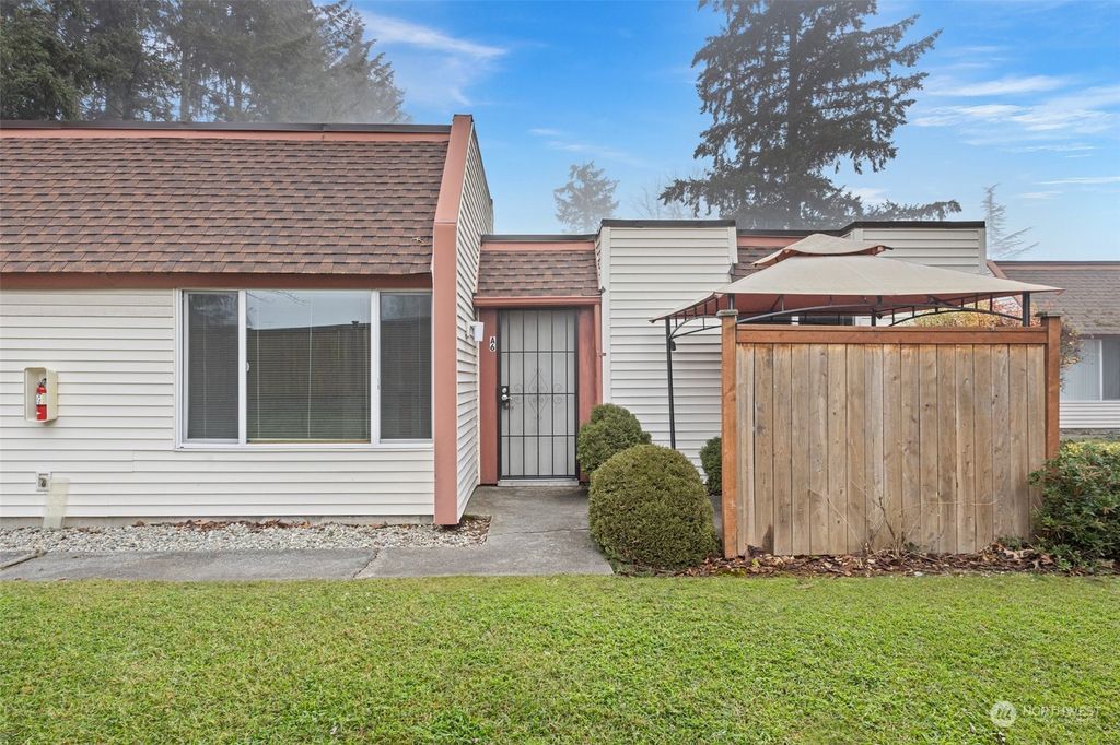 Photo of 14600 SE 176th Street #A6, Renton, WA 98058 (MLS # 2314746)