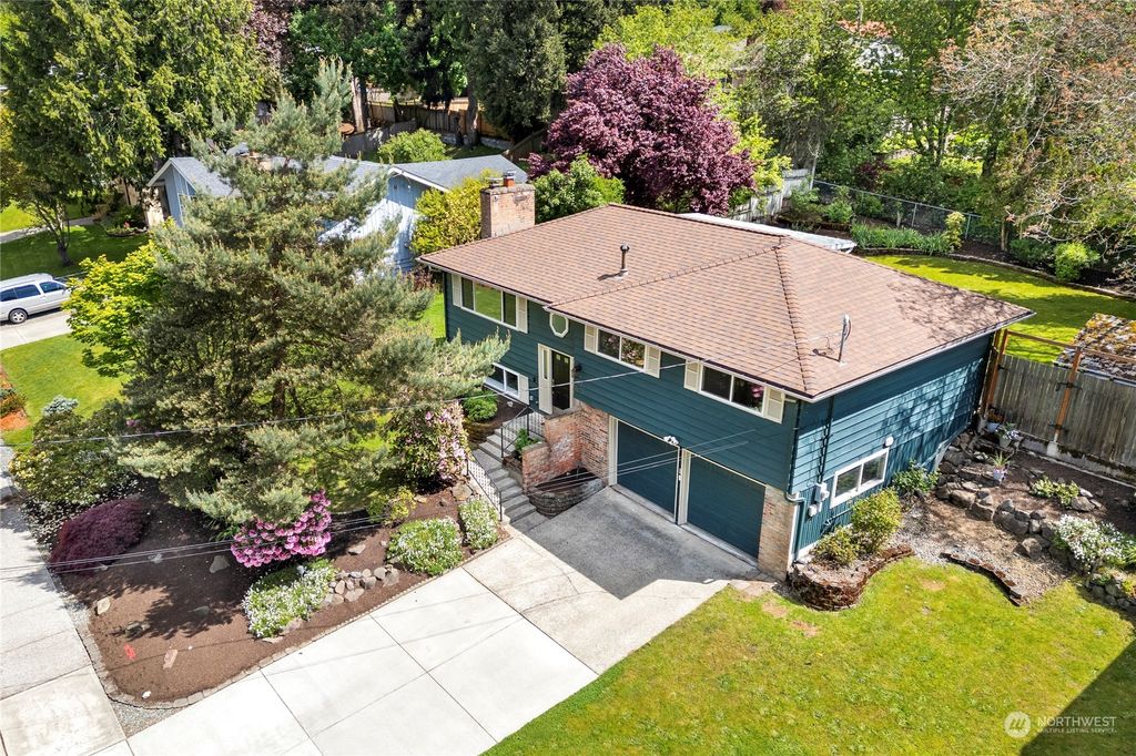 Photo of 76 158th Place SE, Bellevue, WA 98008 (MLS # 2234322)