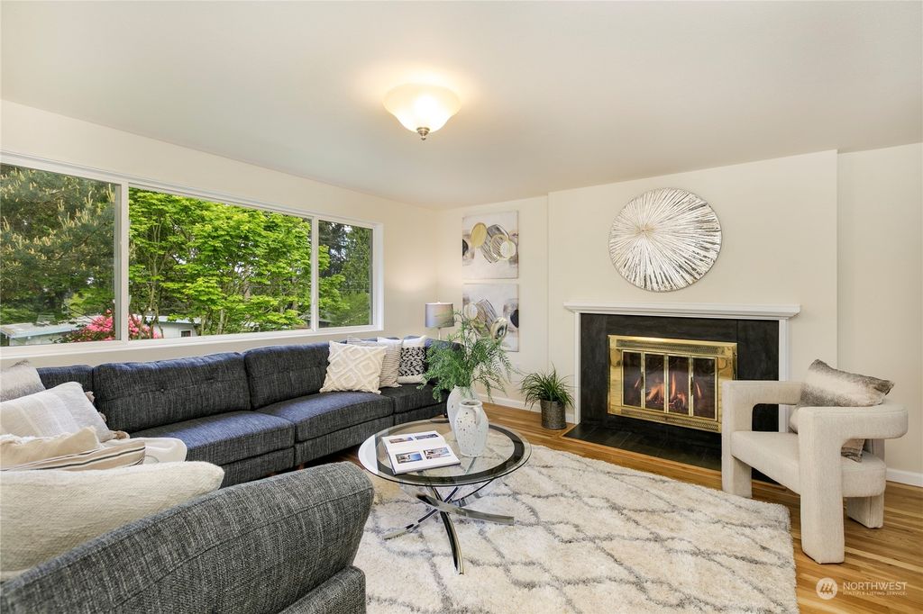 Photo of 76 158th Place SE, Bellevue, WA 98008 (MLS # 2234322)