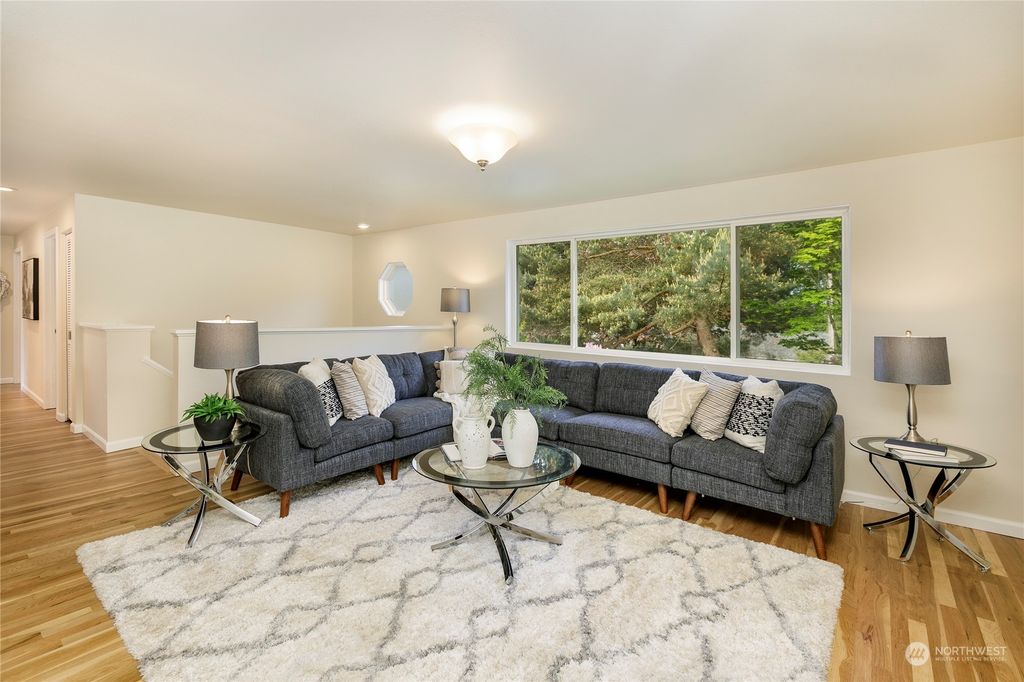 Photo of 76 158th Place SE, Bellevue, WA 98008 (MLS # 2234322)