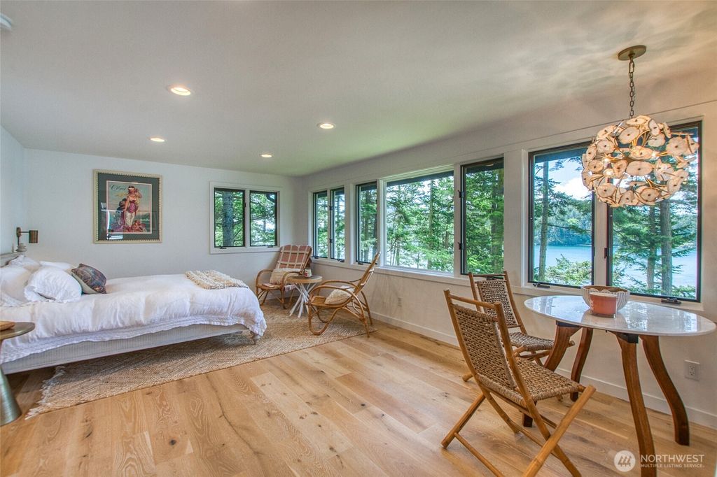 listing image 9365275469345326230