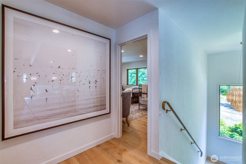 listing image 9367235273411132457