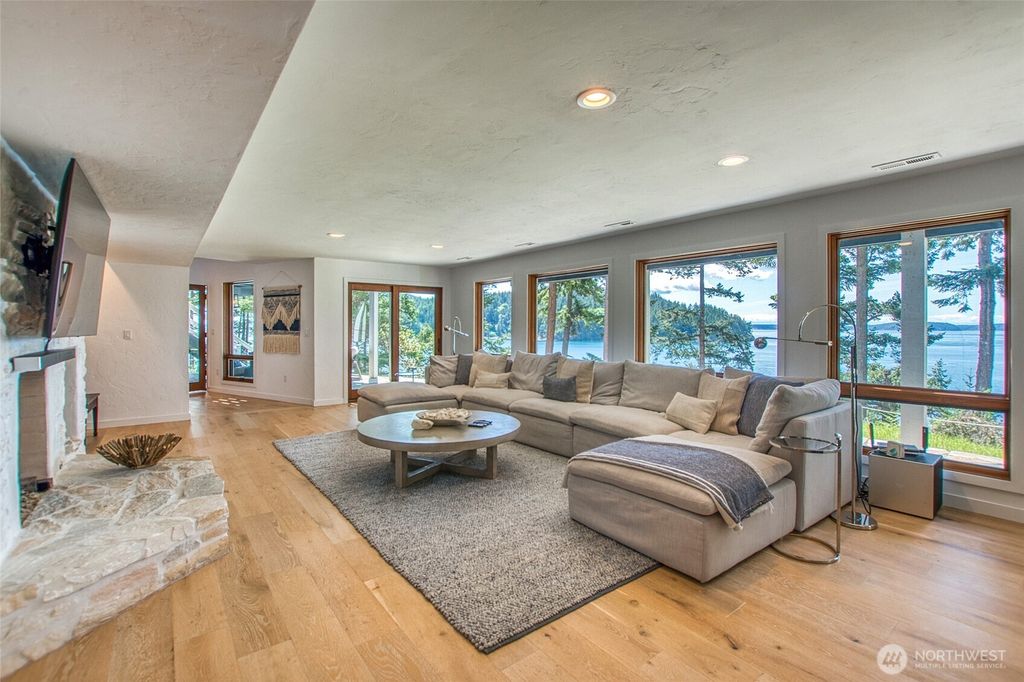 listing image 9365352010179837978