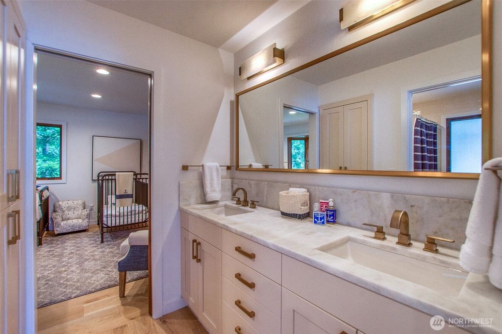 listing image 9363012431818211920
