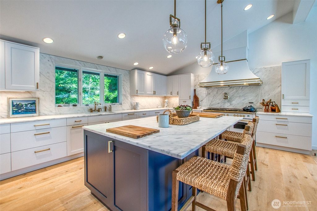 listing image 9368262538162855971