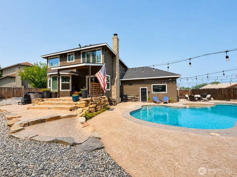 Photo of 506 Cedar Wood Place, Wenatchee, WA 98801 (MLS # 2566152)