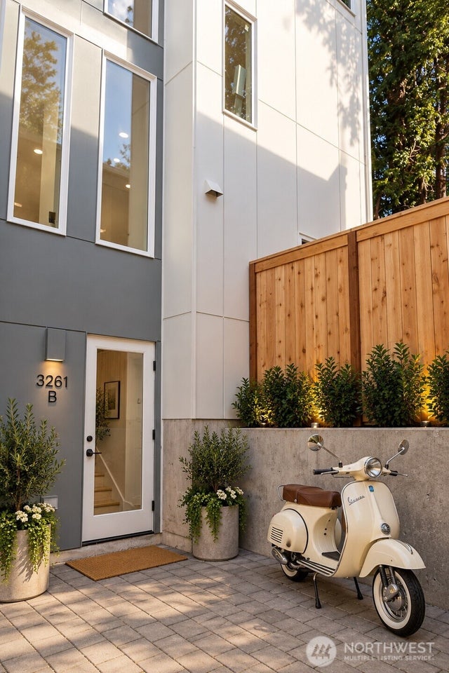 3261 NE 98th Street, Seattle