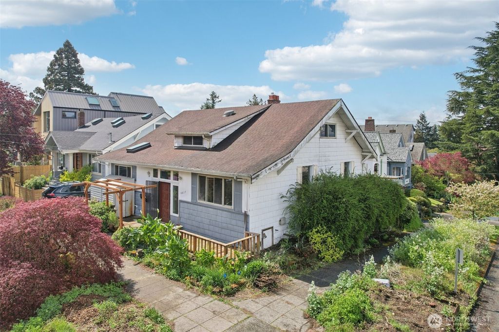 Photo of 4817 Greenwood Avenue N, Seattle, WA 98103 (MLS # 2508841)