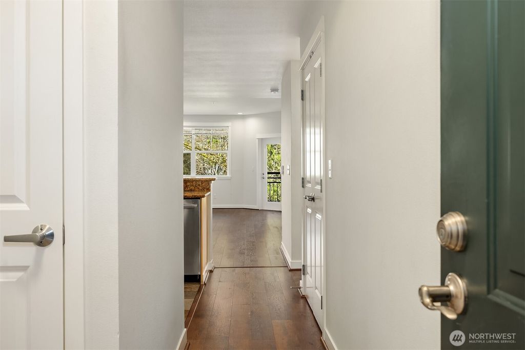 Photo of 1000 Cabin Creek Lane SW #B303, Issaquah, WA 98027 (MLS # 2500650)