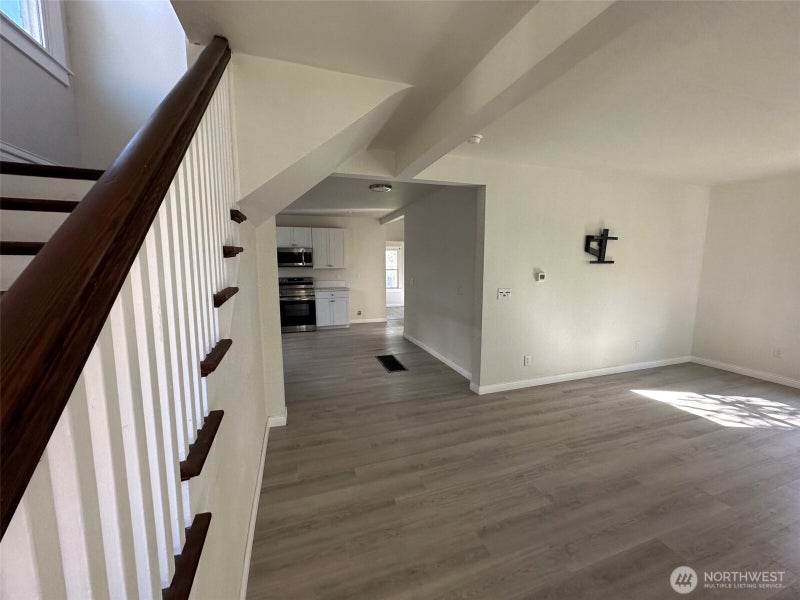 1124 W Mansfield