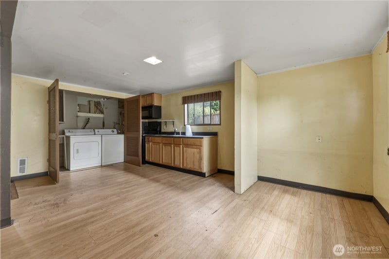 2130 Woodcrest Drive SE