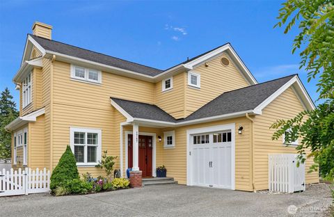 1747 Parade Grounds Avenue NE Bainbridge Island WA 98110