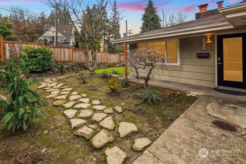 2402 E Interlaken Boulevard, Seattle, WA 98112 - MLS#: 2323691