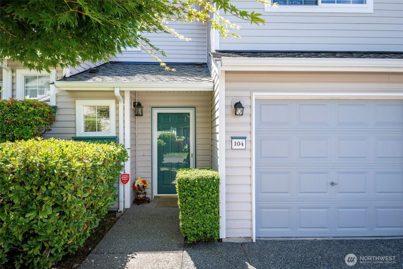 4802 Nassau Avenue NE 104