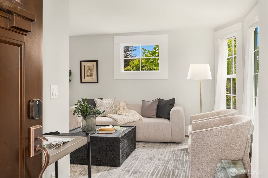 Photo of 2800 E Thomas Street, Seattle, WA 98112 (MLS # 2417312)