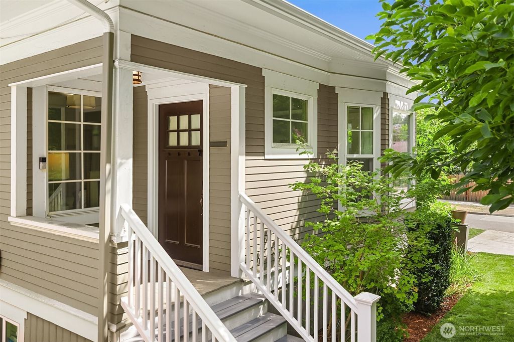 Photo of 2800 E Thomas Street, Seattle, WA 98112 (MLS # 2417312)