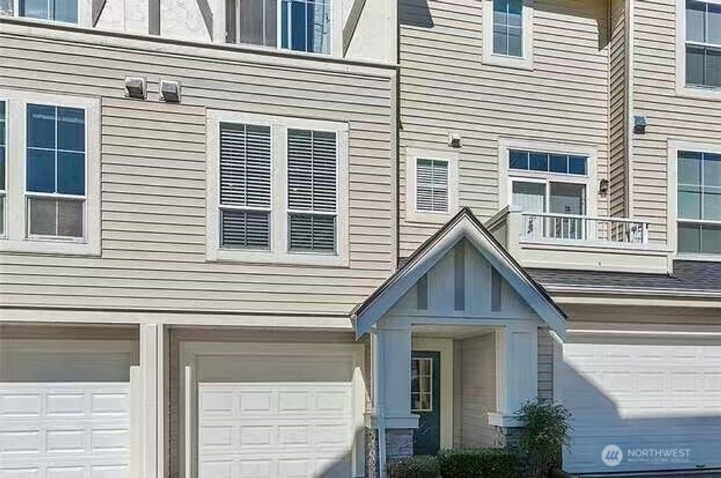 Photo of 4459 249th Terr Ter SE #8-5, Issaquah, WA 98029 (MLS # 2513556)