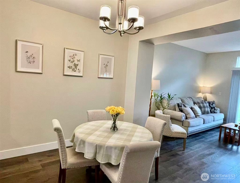 Photo of 4459 249th Terr Ter SE #8-5, Issaquah, WA 98029 (MLS # 2513556)