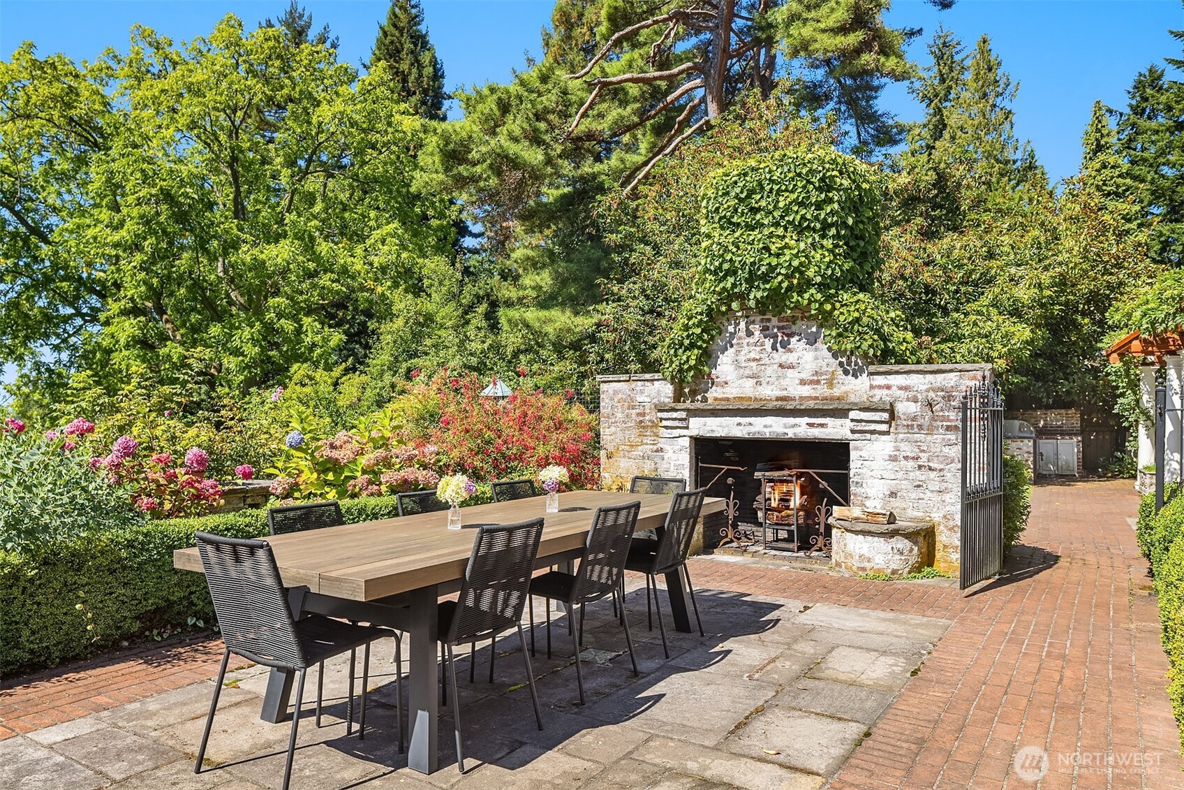 72 Olympic Drive NW