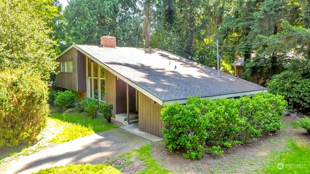 Photo of 1806 154th Avenue SE, Bellevue, WA 98007 (MLS # 2133690)