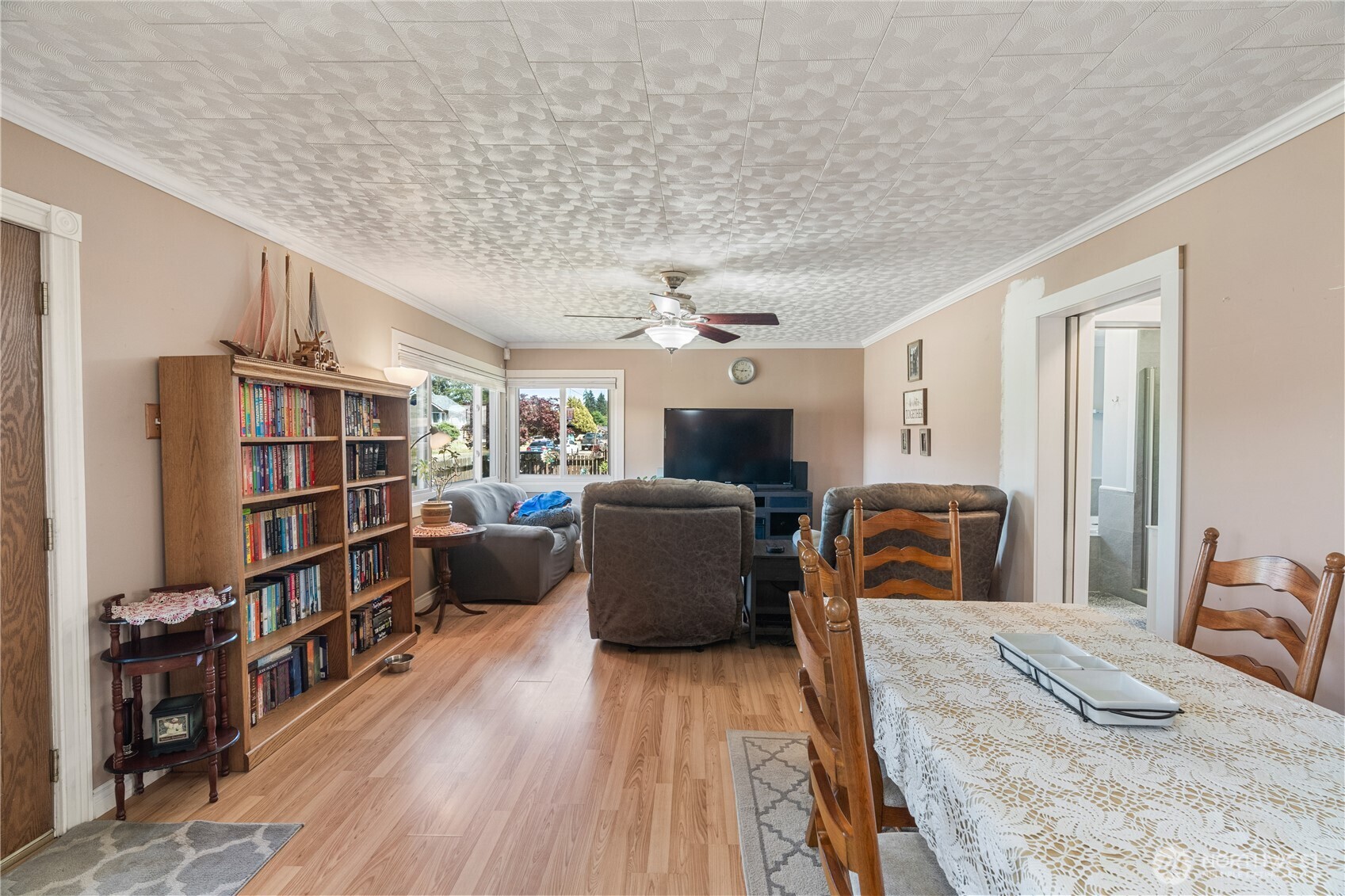 111 E King Street